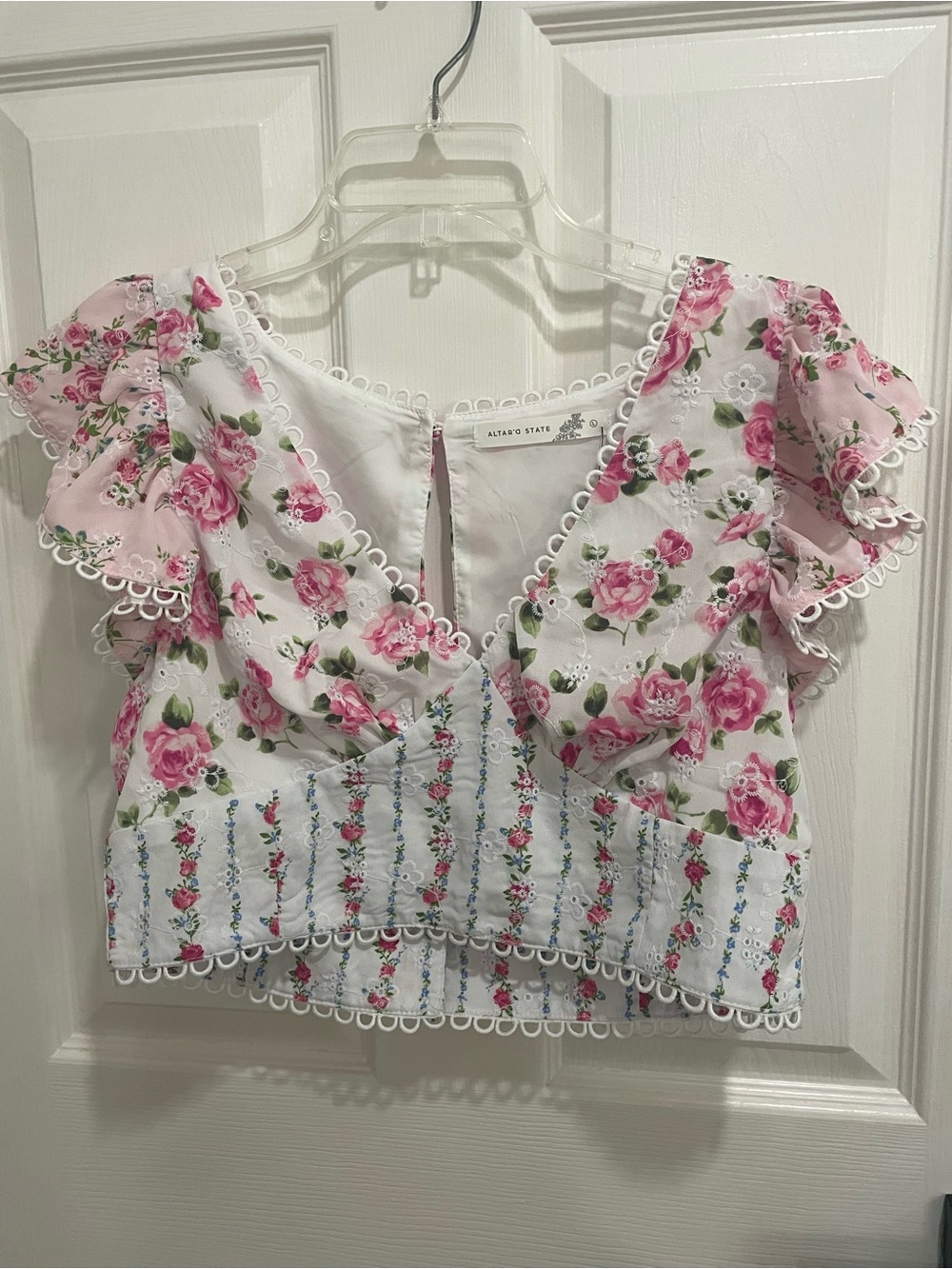 NWT Altar'd State White and Pink Floral Ruffle Crop Top tinzley crop top